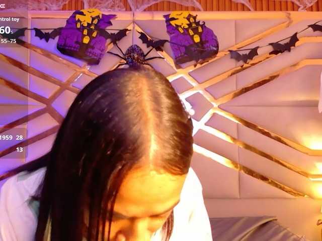 hollyvega live cam on BongaCams