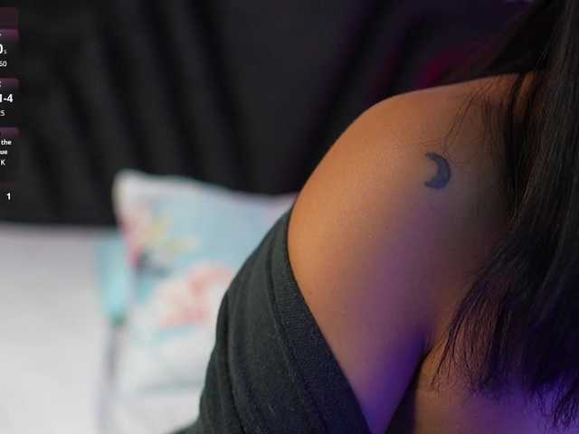 hollyvega live cam on BongaCams