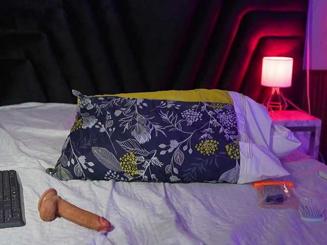 hollyvega live cam on BongaCams