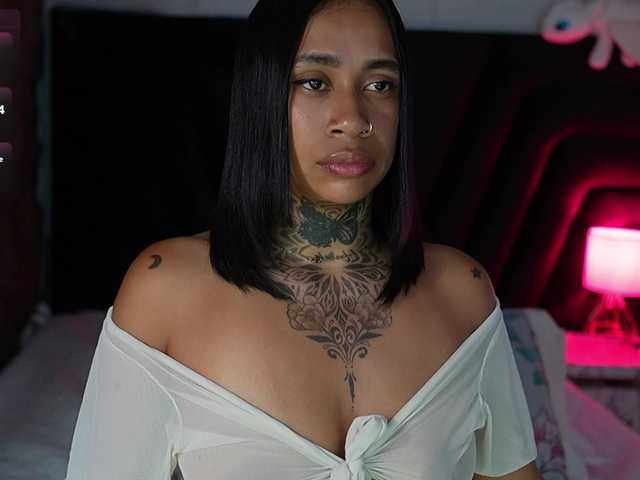 hollyvega