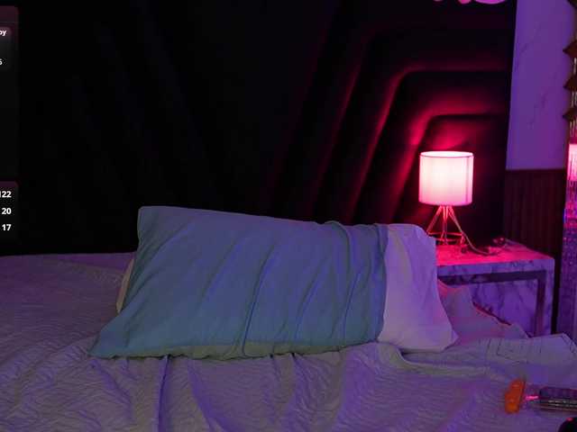 hollyvega live cam on BongaCams