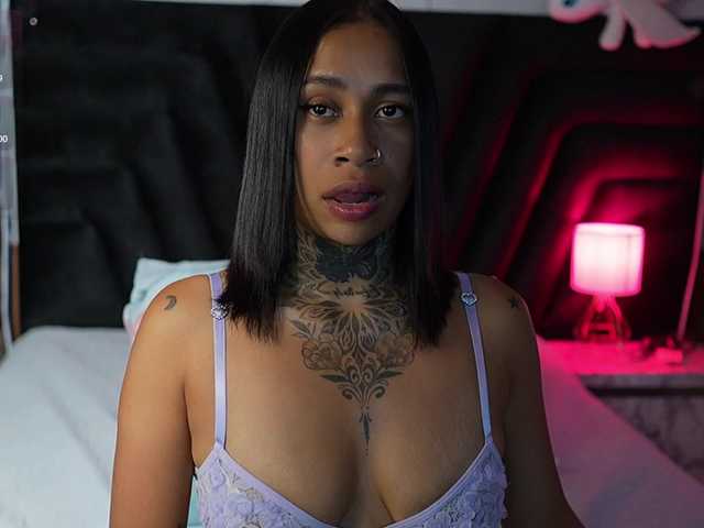 hollyvega