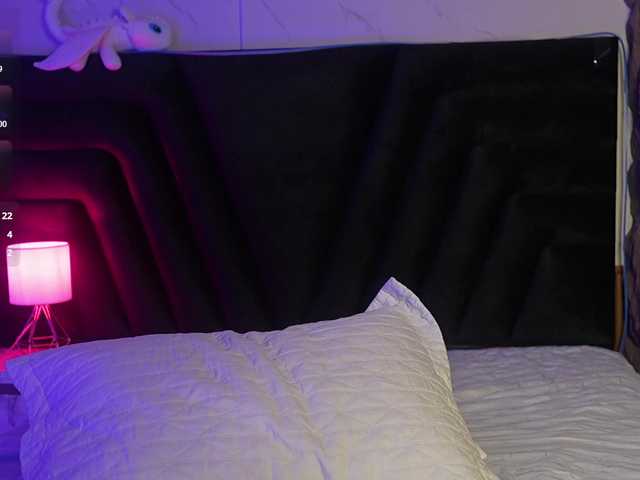hollyvega live cam on BongaCams