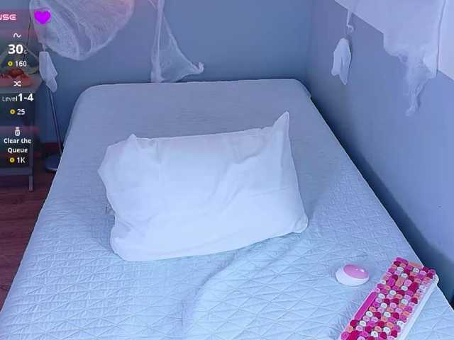 hollyvega live cam on BongaCams