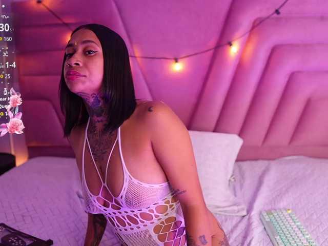 hollyvega live cam on BongaCams