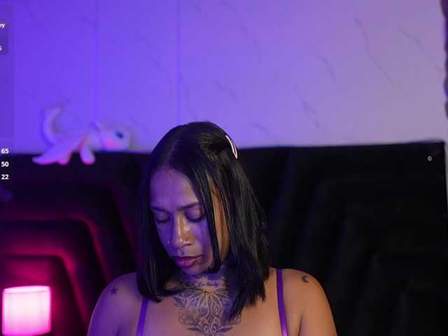 hollyvega live cam on BongaCams