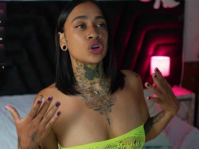 hollyvega