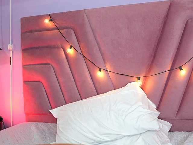 hollyvega live cam on BongaCams
