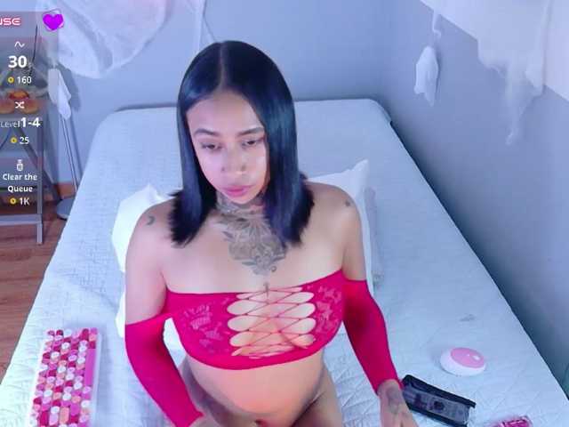 hollyvega live cam on BongaCams