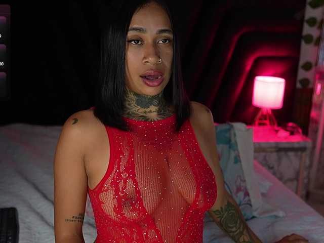 hollyvega