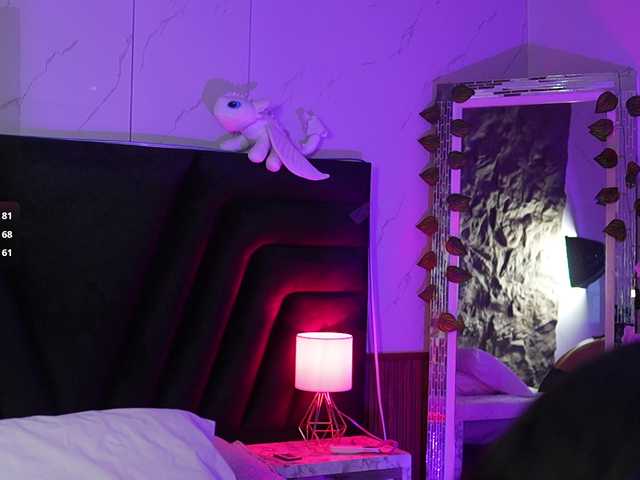 hollyvega live cam on BongaCams