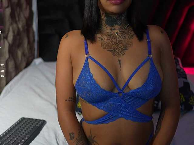 hollyvega