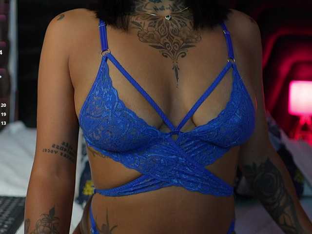 hollyvega