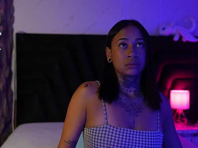 hollyvega live cam on BongaCams