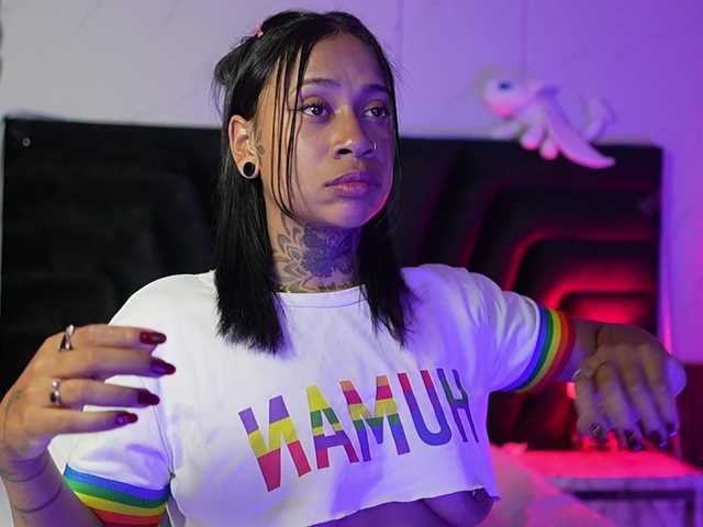 hollyvega