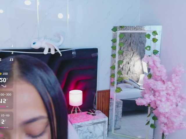 hollyvega live cam on BongaCams