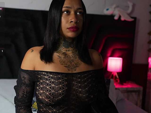 hollyvega
