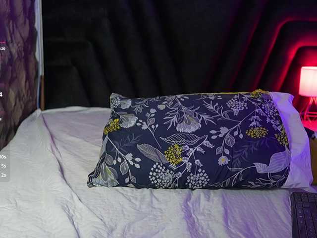 hollyvega live cam on BongaCams