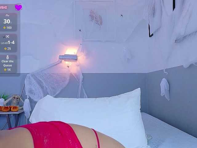 hollyvega live cam on BongaCams