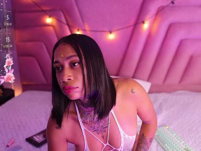 hollyvega