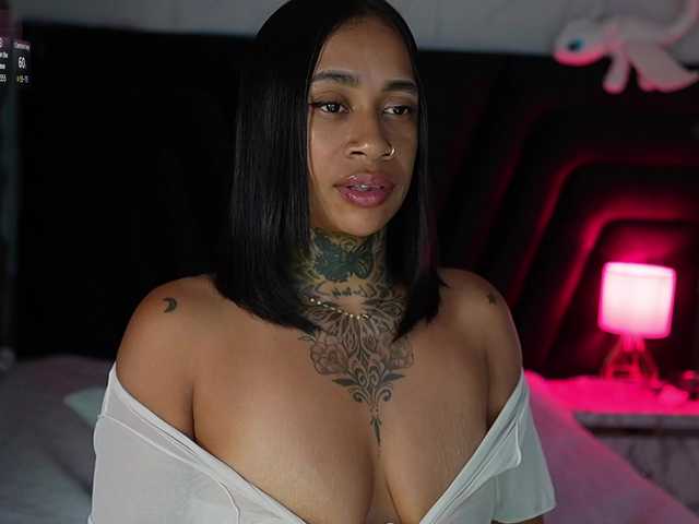 hollyvega