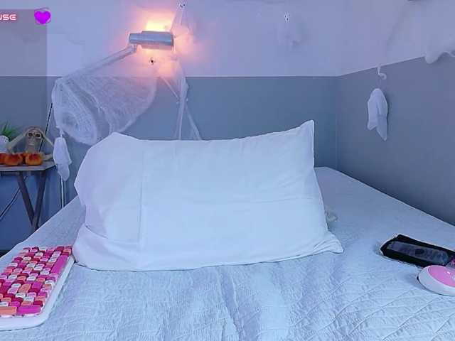 hollyvega live cam on BongaCams