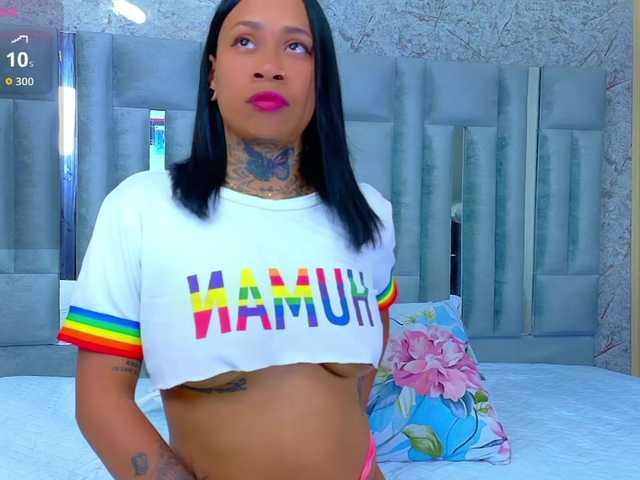 hollyvega live cam on BongaCams