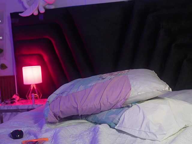 hollyvega live cam on BongaCams