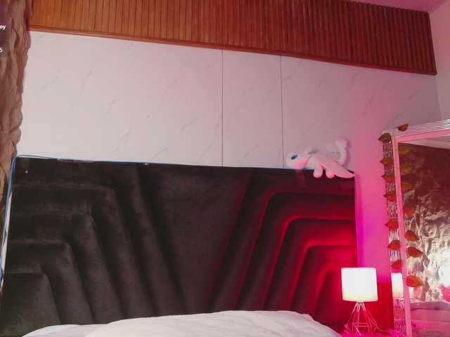 hollyvega