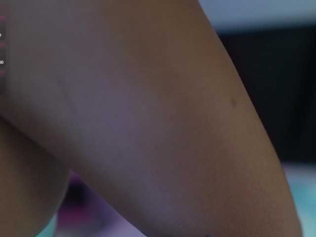 hollyvega live cam on BongaCams