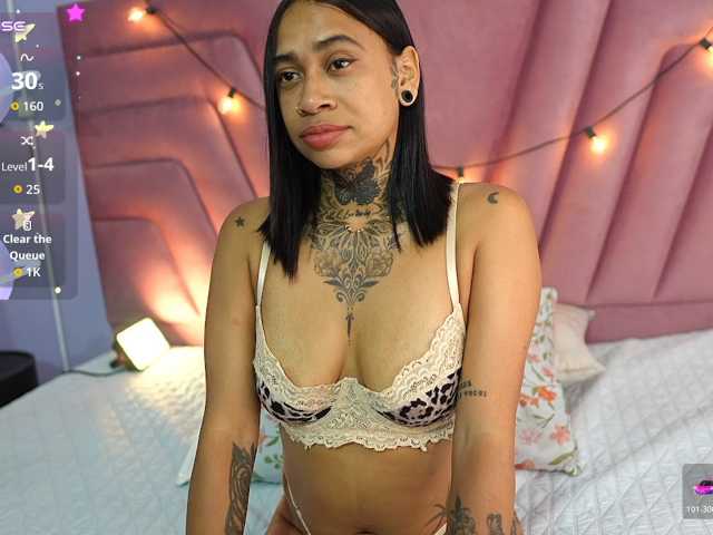 hollyvega live cam on BongaCams