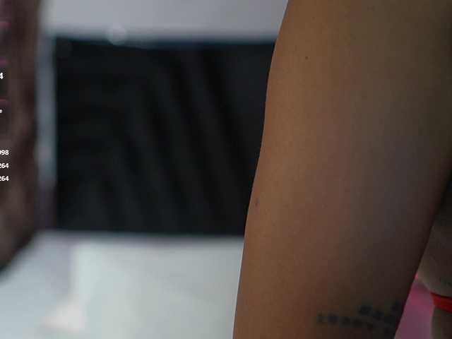 hollyvega live cam on BongaCams