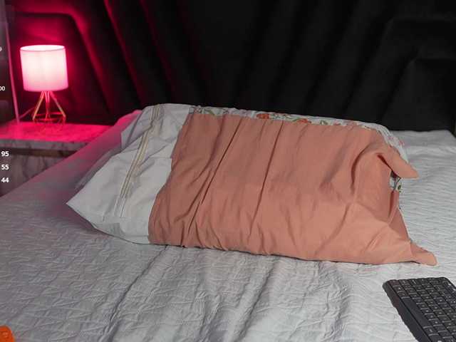 hollyvega live cam
