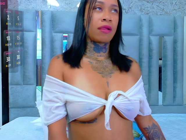 hollyvega