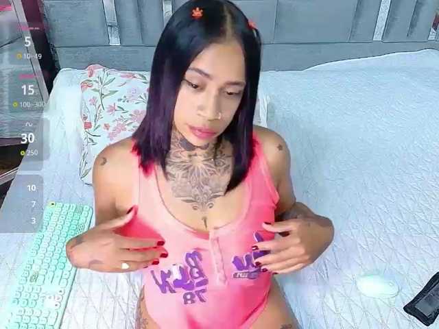hollyvega