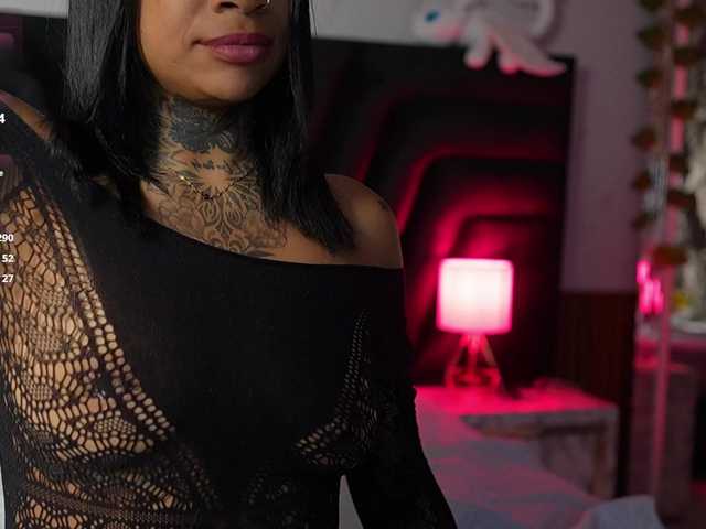 hollyvega live cam on BongaCams