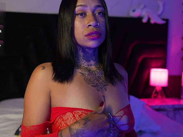 hollyvega