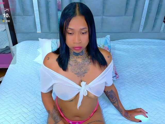 hollyvega