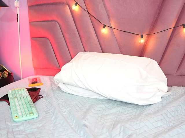 hollyvega live cam on BongaCams