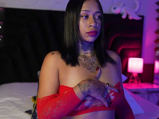 hollyvega