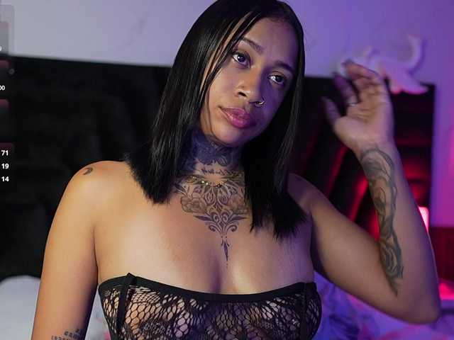 hollyvega