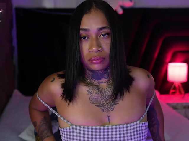 hollyvega