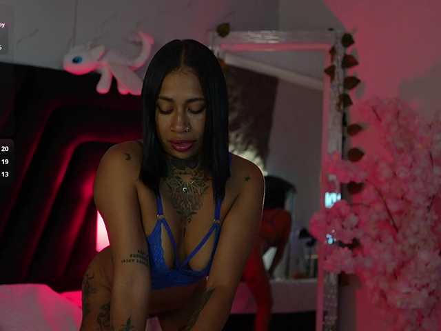 hollyvega