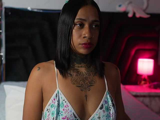 hollyvega live cam on BongaCams