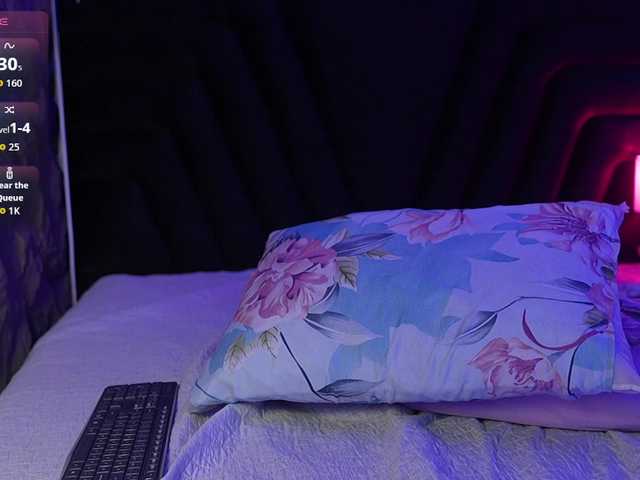 hollyvega live webcam show