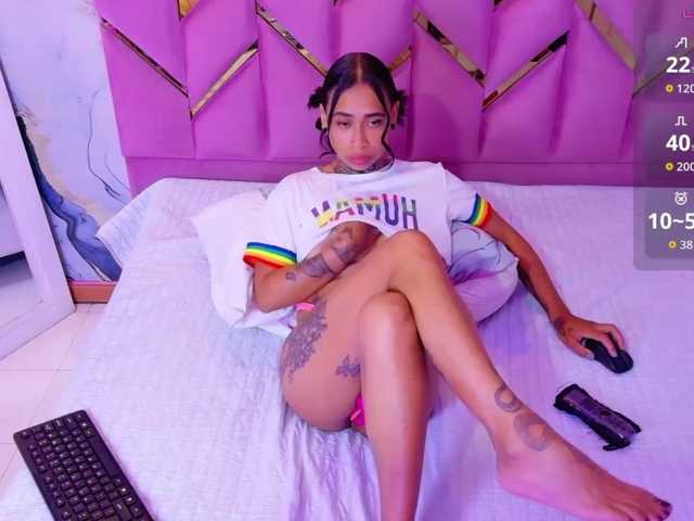 hollyvega live cam on BongaCams