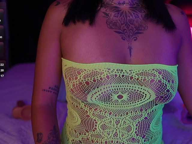 hollyvega live cam on BongaCams