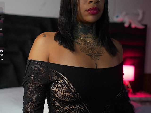 hollyvega