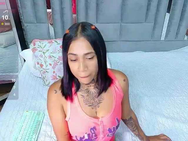 hollyvega