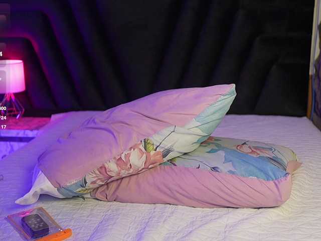 hollyvega live cam on BongaCams